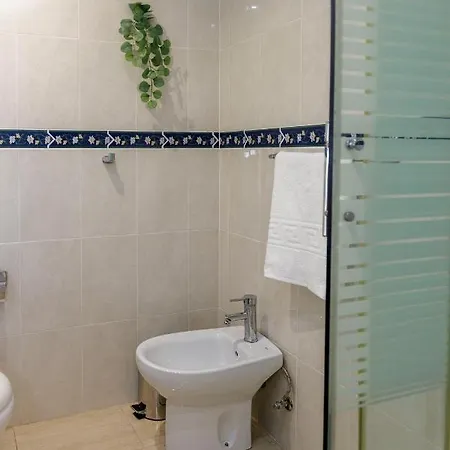Apartment First Line Sea Views With Pool And Free Parking