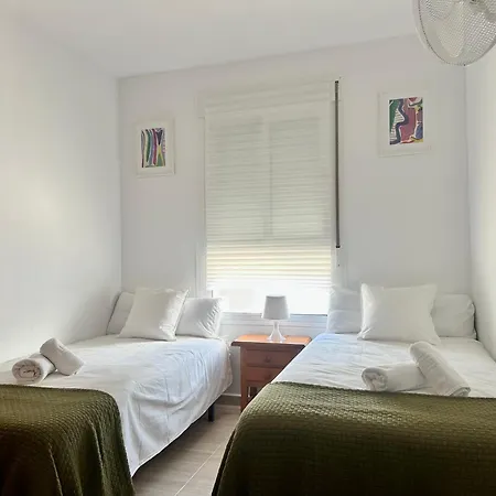 First Line Sea Views With Pool And Free Parking Benalmadena