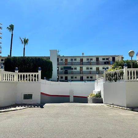 First Line Sea Views With Pool And Free Parking *